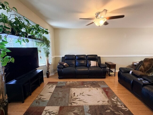 Photo - EPHRATA- 2+ bed/2 bath home with private deck w/ hillside views, d/w, a/c and garage! W/S/G paid!