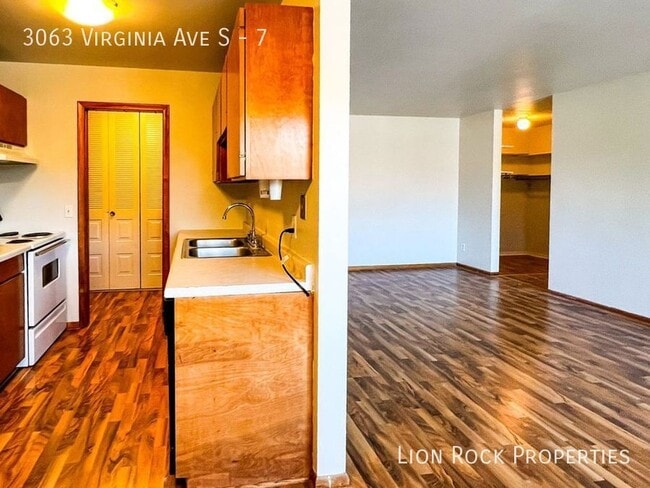 Building Photo - 3063 Virginia Ave S Unit 7 Rental