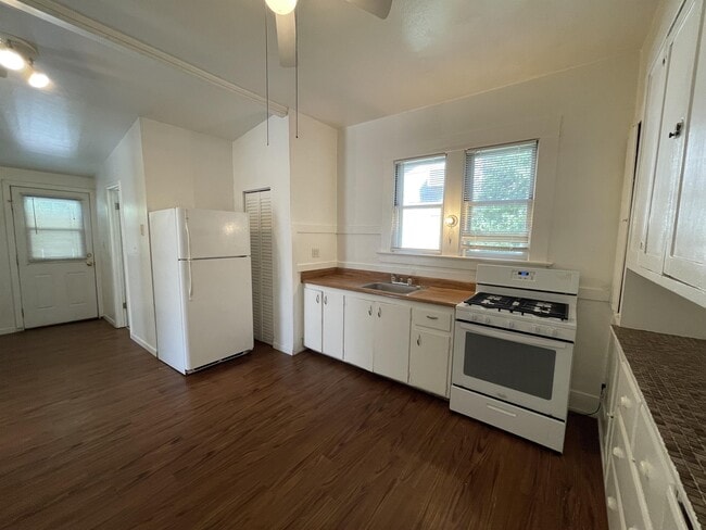 Photo - 960 Salem St