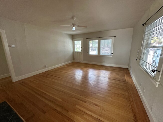 Photo - 643 18th Ave Unit 1