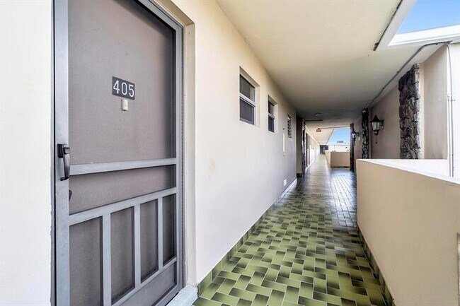 Photo - 1690 NE 191st St Unidad 405-1