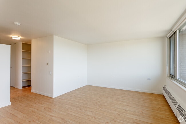 Studio - 450 SF