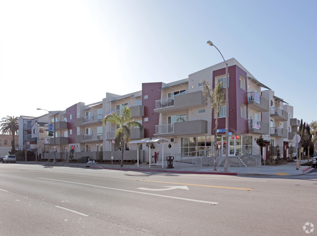 Park 4200 - Park 4200 Apartments
