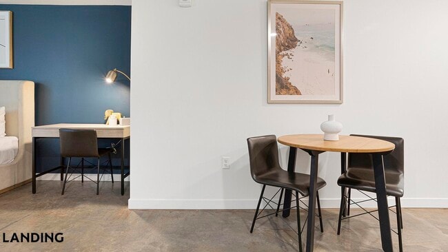 Photo - 2301 E Union St Unidad B208