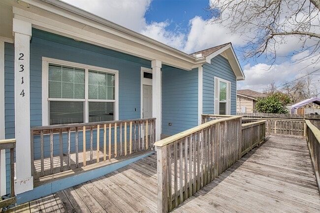 Photo - 2314 Avenue G