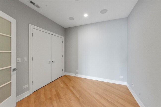 Photo - 650 N Morgan St