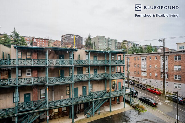 Photo - 624 Yale Ave N Unidad FL6-ID988