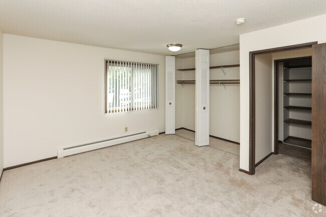 1BR, 1BA - 720SF