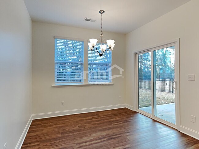 Photo - 131 Hazel Pk Dr