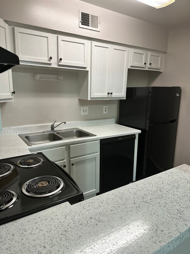 The Colonial Apartments Nacogdoches, TX