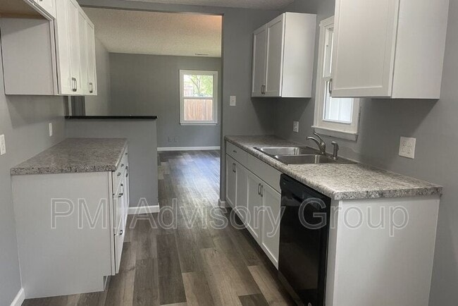 Photo - 2413 SW Mission Ave