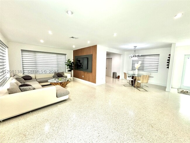 Photo - 30 NE 125th St