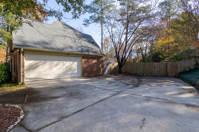Photo - 4135 Knollcrest Cir N