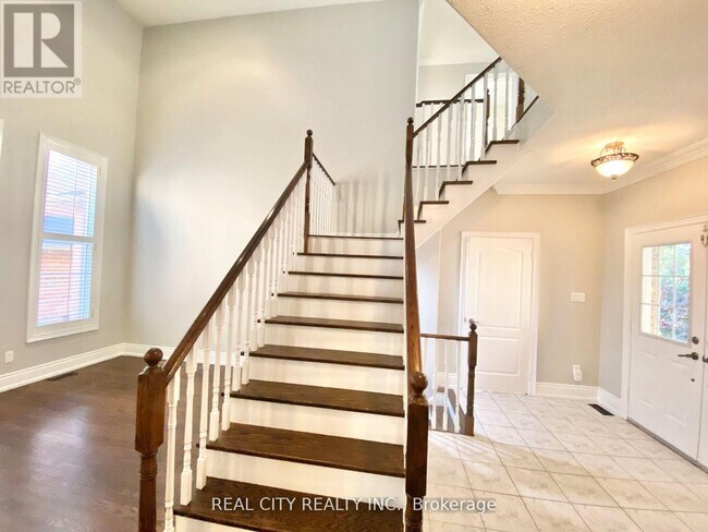 Photo - 830 Old Derry Rd