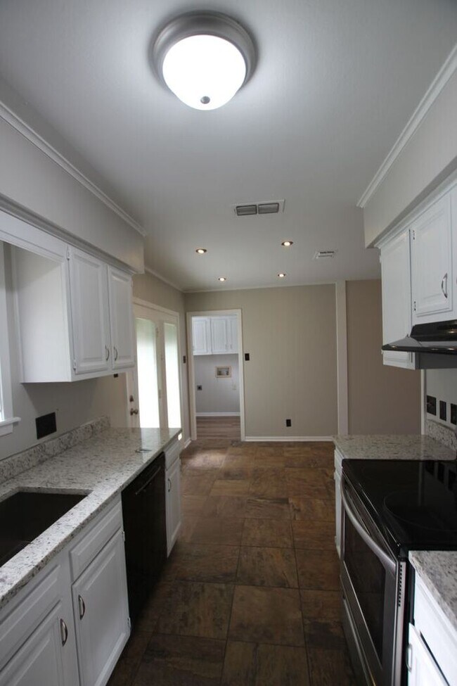 Tour Today! 3 Bedroom 2 Bathroom in WISD! House House Rental in