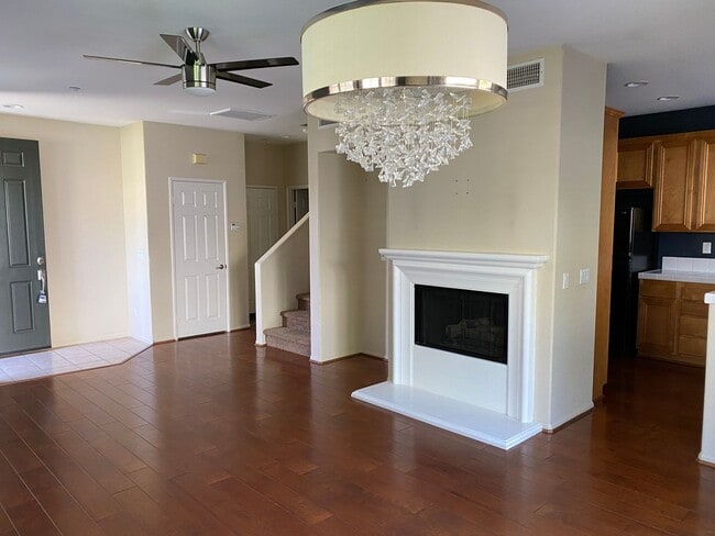 Building Photo - Beautiful Townhouse in Escala