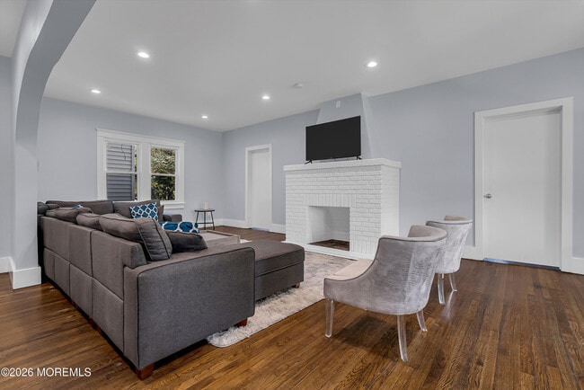 309 Cedar Ave