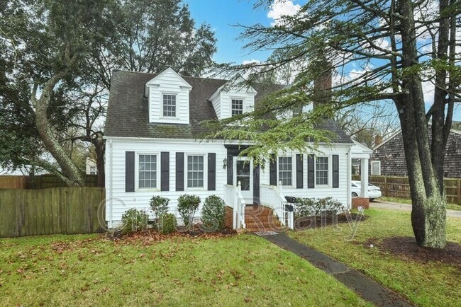 Building Photo - 10 Parkside Pl
