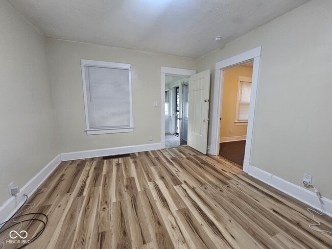 Photo - 1310 E 5th St