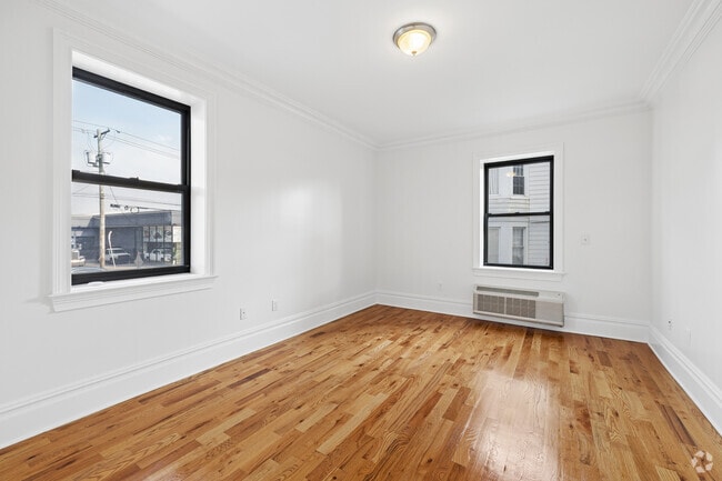 1BR, 1BA w/Den - 812SF - Bedroom