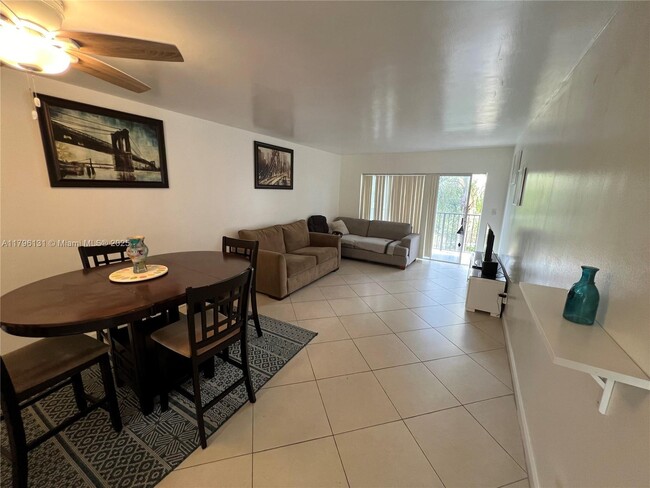 Photo - 7501 NW 16th St Unidad 3407 Rental