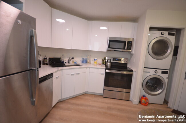 Building Photo - 15 Webster Ave Unit 507 Rental