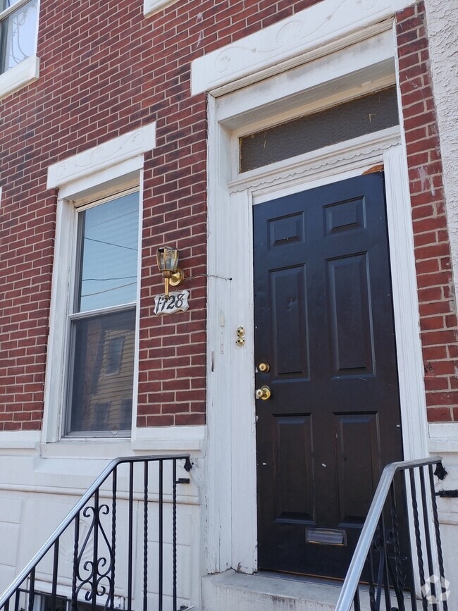 Building Photo - 1728 S 19th St Unit 2nd Flr Rental