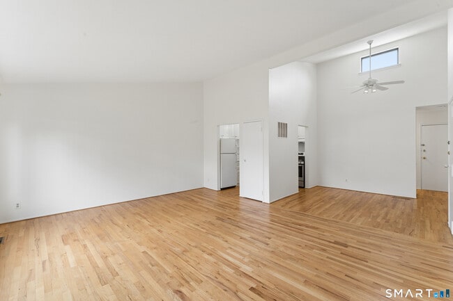 Photo - 82 Olcott Way