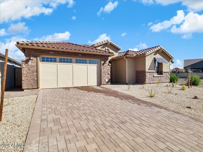 Photo - 5863 N 86th Ln