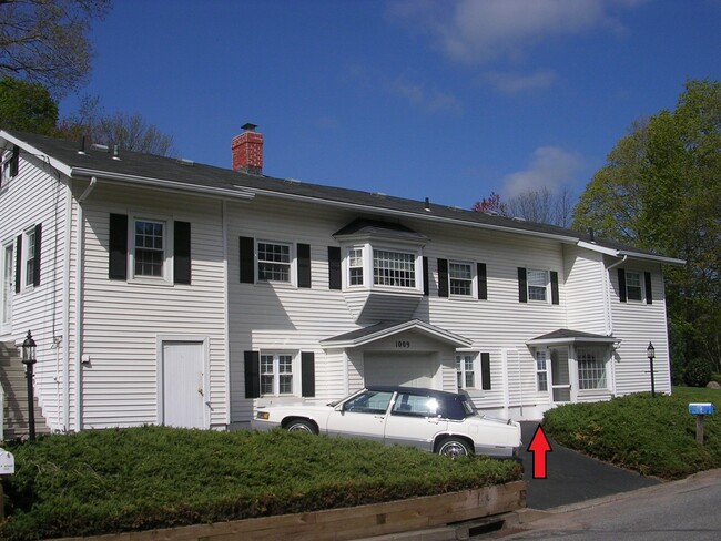 Front of House With Private Outdoor Entrance - 1009 King Rd Apartment Unit Ground Floor