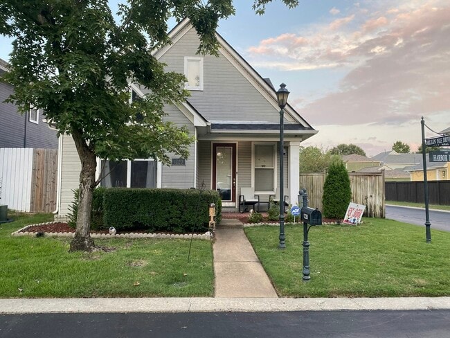 Building Photo - 1220 Misty Isle Dr