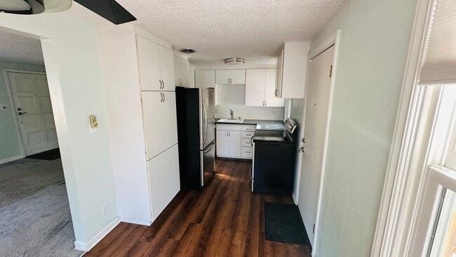 Photo - Cozy Midcentury Cottage with AC for Rent in Skyway