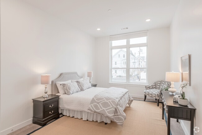 1 BR, 1 BA