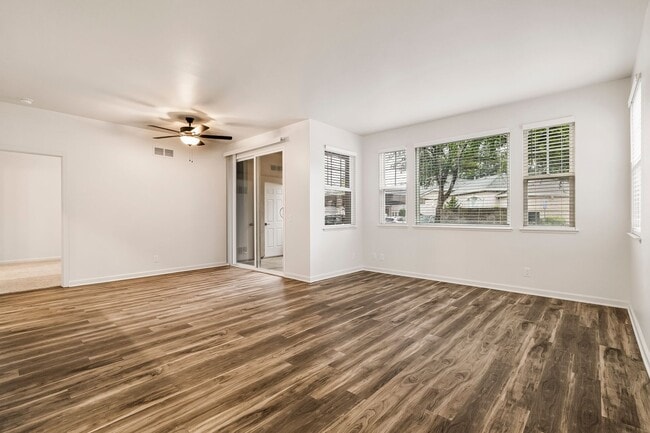 Photo - Sterling Oaks Luxury Apartments