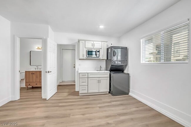 Photo - 5207 Silverheart Ave