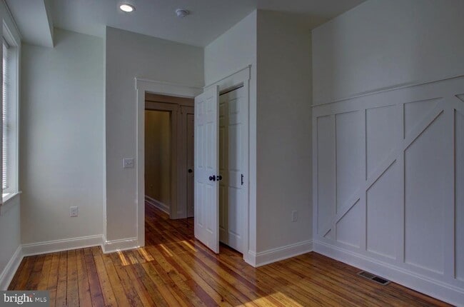 Photo - 537 N Plum St