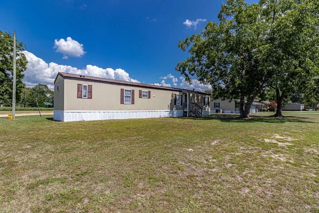 Photo - *Great Location!* 2 Bedroom | 2 Bathroom Singlewide in Goldsboro *Lawn Care Included!*