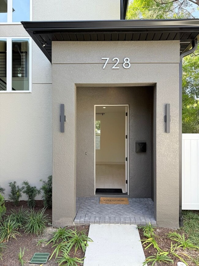 Photo - Modern comfort in College Park -sleek 3Bedroom/2.5Bath home!