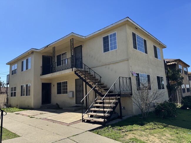 Photo - 1940 W Imperial Hwy Unidad Apartment for rent
