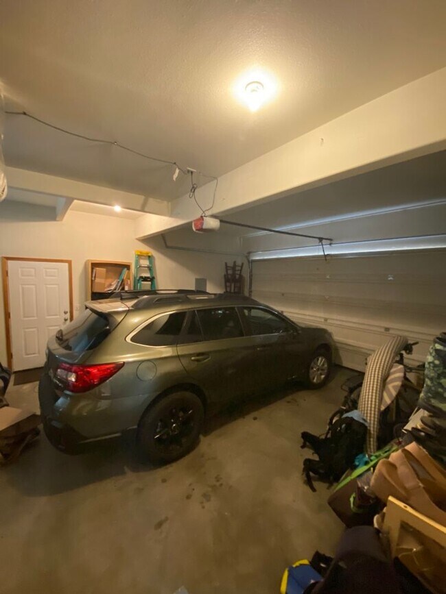 Home with Office, Extra Garage an... House Rental in Redmond