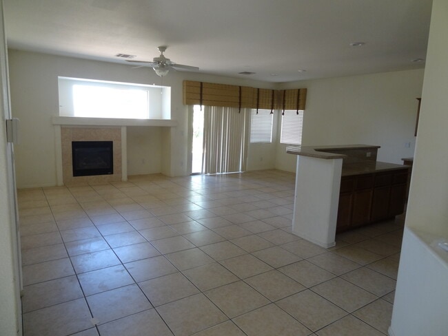 Building Photo - 3 Bedrooms, 2 Bathroom single story home i...