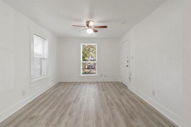 Photo - 1606 Maple Ave