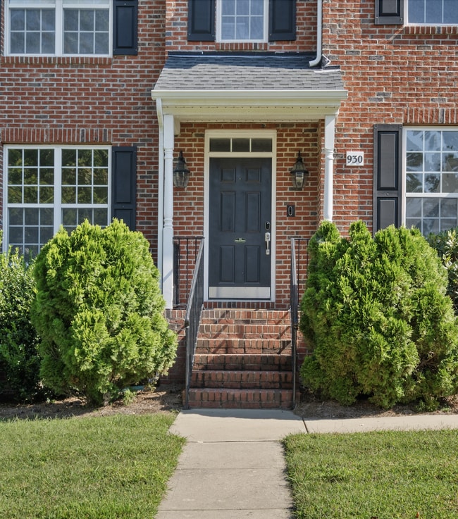 Photo - Spacious 5-Bedroom Living with Scenic View