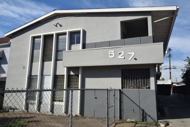 Building Photo - 527 Serrano Ave Rental