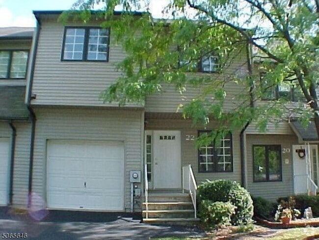 Building Photo - 22 Deer Hill Ct Rental