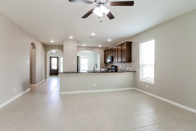 Photo - 614 Companion Dr