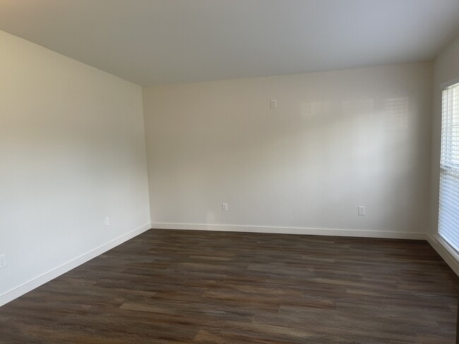 Photo - 1210 E Monroe Dr