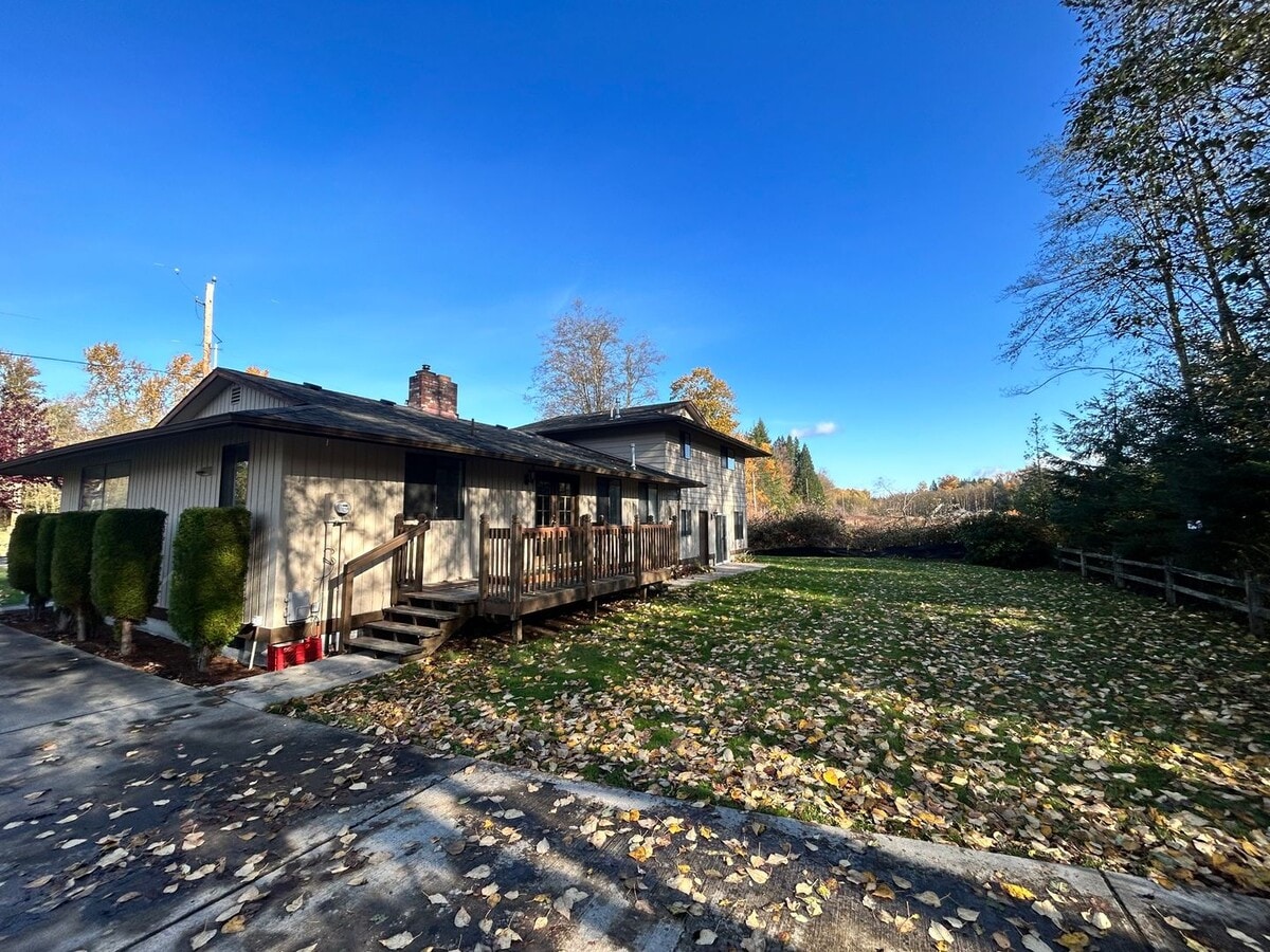 Photo - 3 Bedroom Home with Attached 1 Bedroom Suite