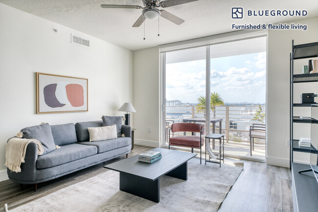 Building Photo - 110 SW 12th St Unit FL10-ID41 Rental