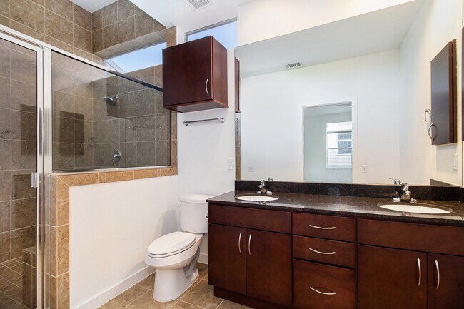 Photo - 2940 Cline St